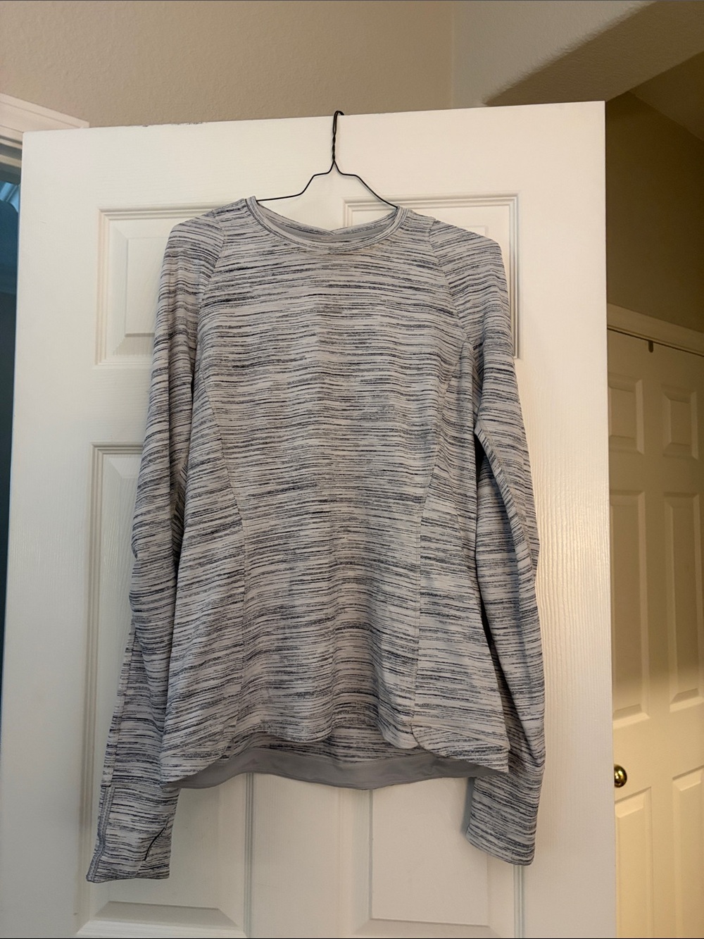 lululemon athletica Long Sleeve Space-Dye Pullover in Light Gray and white